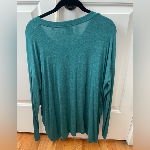 Cabi Serenity Tee Size XS Extra Small. Emerald green. Excellent!  💖 - Picture 3 of 4